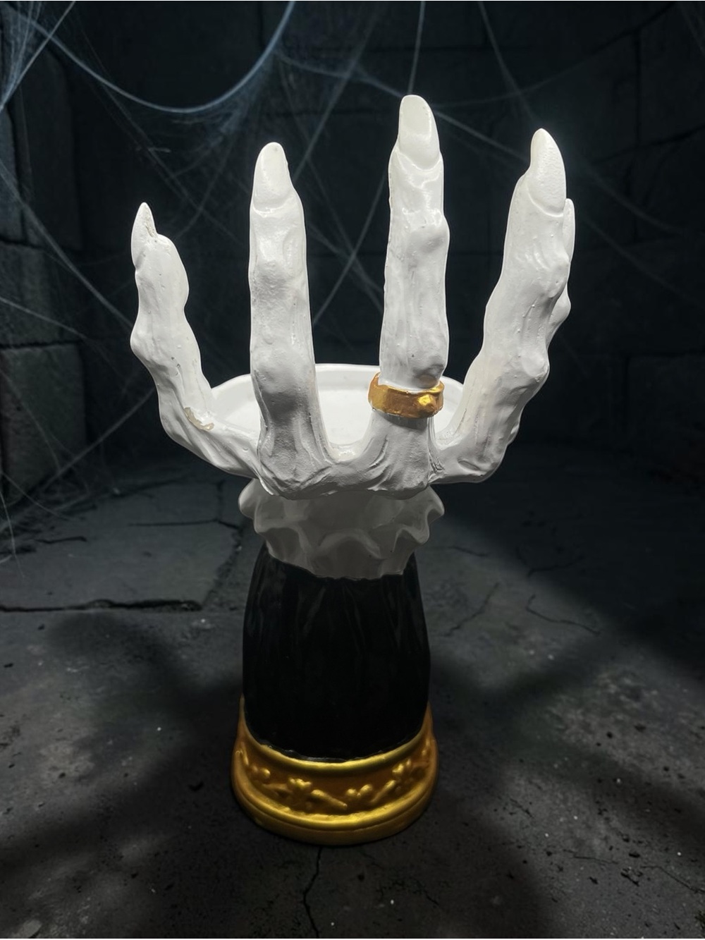 🔮 Creepy White Witch Hand Single Wick Candle Holder Gold Skull Ring Pedestal